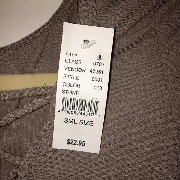 Me to we pacsun lace up shirt - Picture 2 of 3